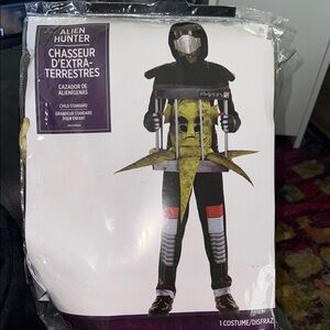 Alien Hunter Kids Themed Halloween Costume - Black With Green Alien Size 8-10